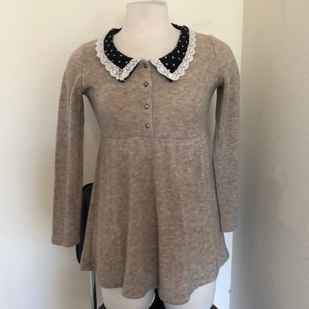 Peter Pan collar sweater top! ❄️🌬